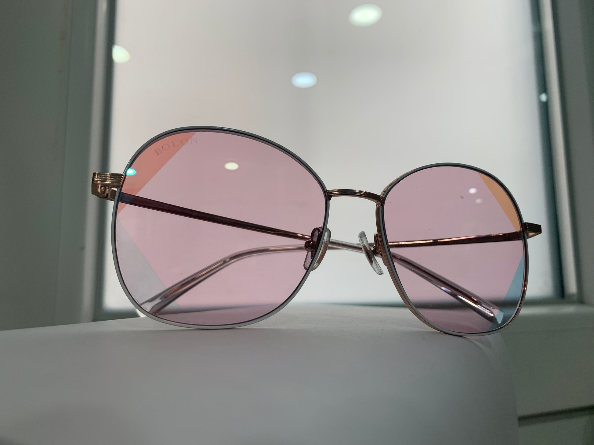 Bolon BL7056 occhiale da sole lenti rosa montatura in metallo